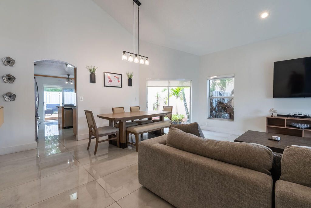 1284 NW 125th Terrace, Sunrise, FL 33323 Photo
