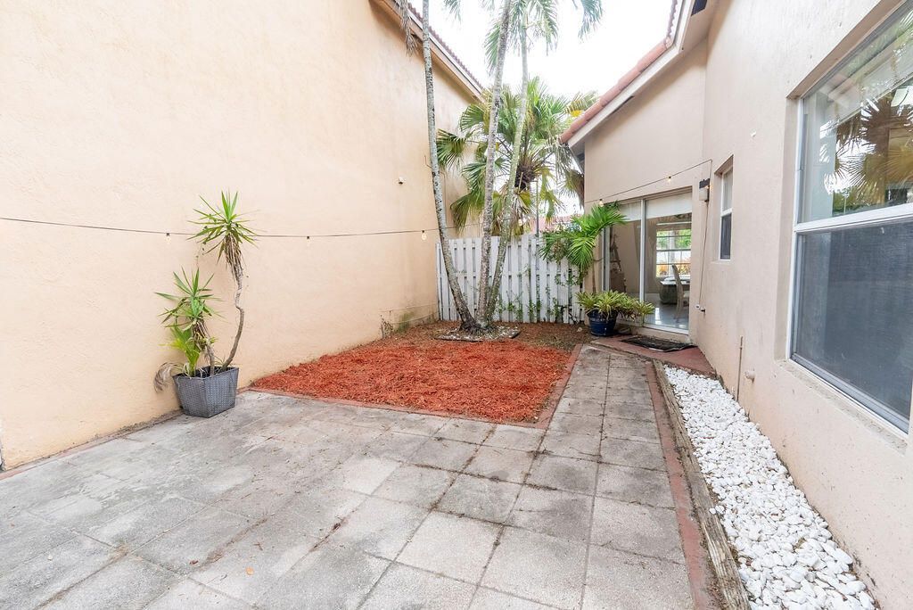 1284 NW 125th Terrace, Sunrise, FL 33323 Photo