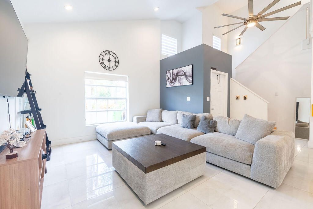 1284 NW 125th Terrace, Sunrise, FL 33323 Photo