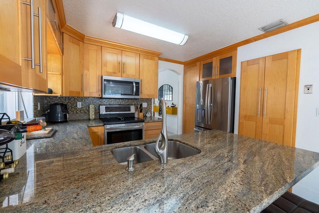 1284 NW 125th Terrace, Sunrise, FL 33323 Photo