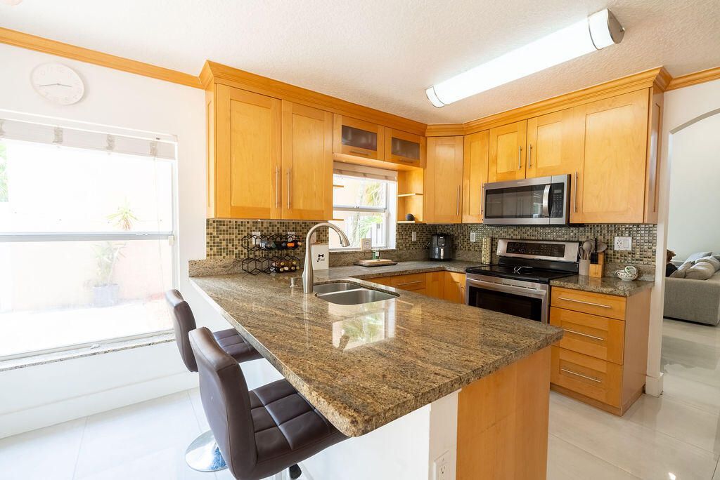 1284 NW 125th Terrace, Sunrise, FL 33323 Photo