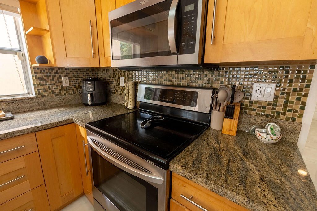 1284 NW 125th Terrace, Sunrise, FL 33323 Photo