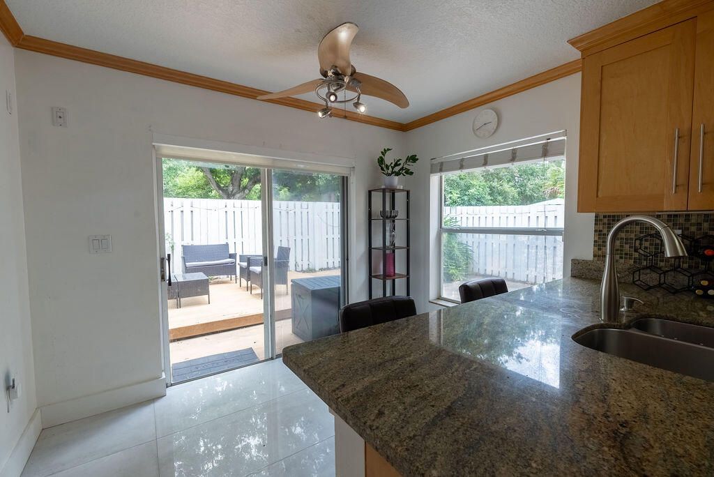 1284 NW 125th Terrace, Sunrise, FL 33323 Photo