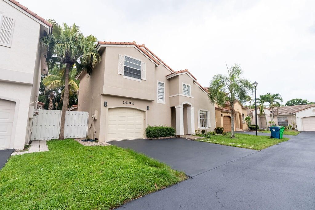 1284 NW 125th Terrace, Sunrise, FL 33323 Photo