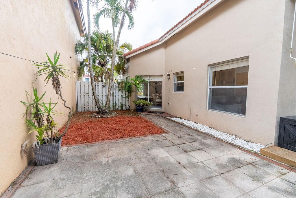 1284 NW 125th Terrace, Sunrise, FL 33323 Photo