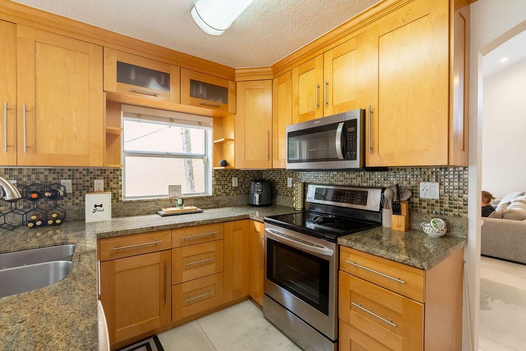1284 NW 125th Terrace, Sunrise, FL 33323 Photo