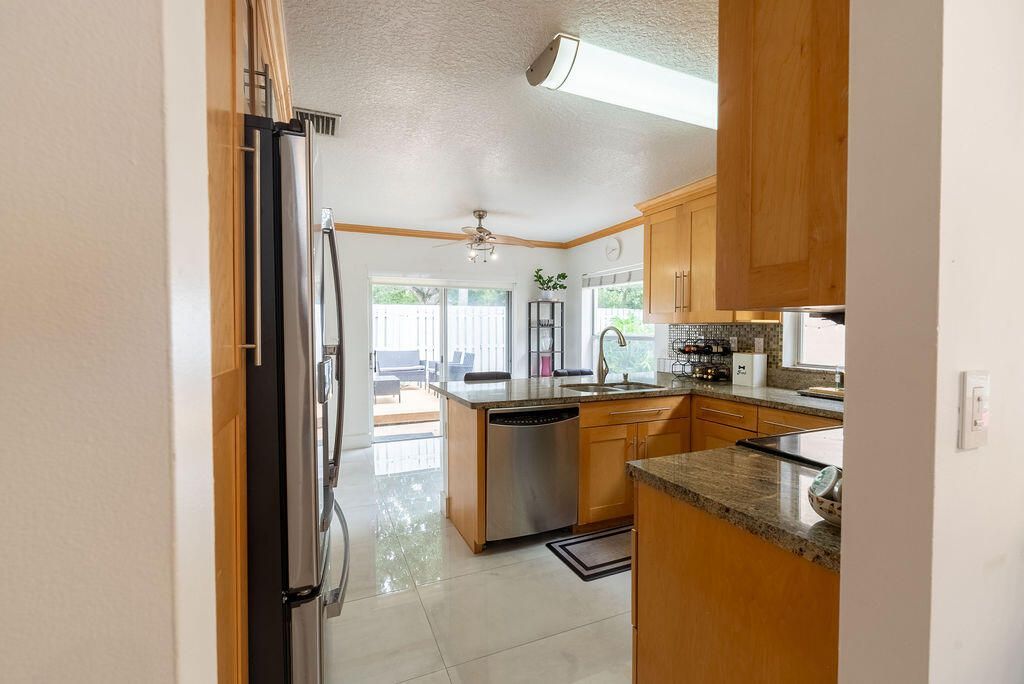 1284 NW 125th Terrace, Sunrise, FL 33323 Photo