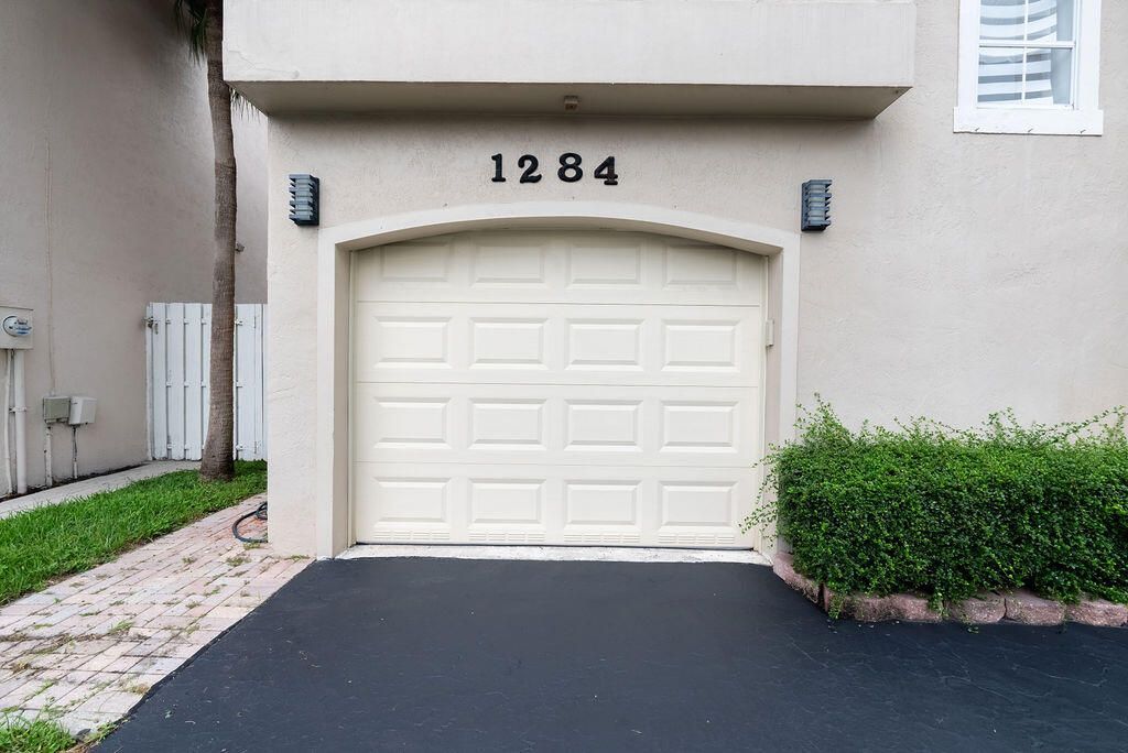 1284 NW 125th Terrace, Sunrise, FL 33323 Photo
