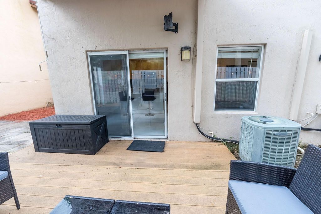 1284 NW 125th Terrace, Sunrise, FL 33323 Photo