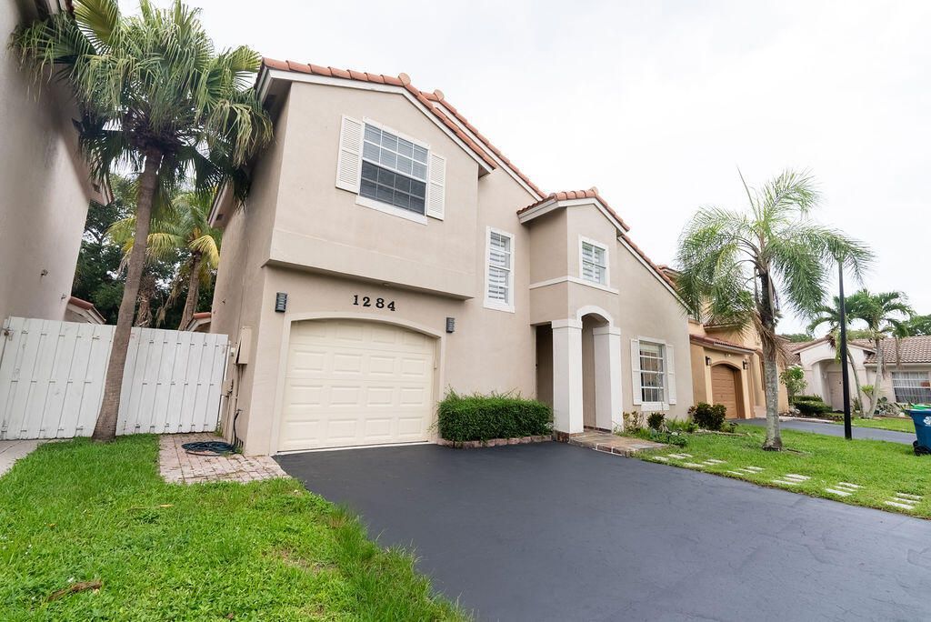 1284 NW 125th Terrace, Sunrise, FL 33323 Photo