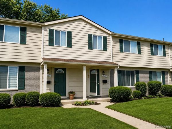 26120 Franklin Pointe Drive , Southfield, MI 48034