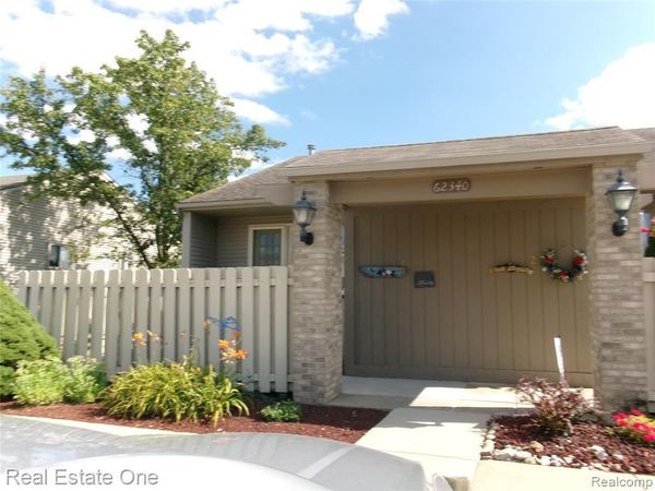 62340 Arlington Circle , South Lyon, MI 48178