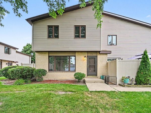 246 E Woodlawn Road , New Lenox, IL 60451