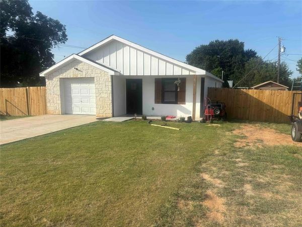 808 Buckboard Drive , De Leon, TX 76444