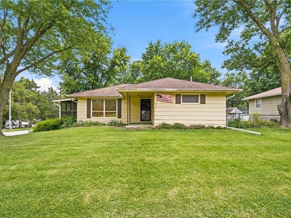 1403 Shawnee Street, Leavenworth, KS 66048