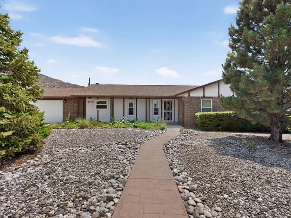 206 Wells Drive NE, Albuquerque, NM 87123