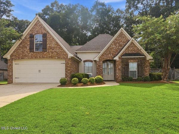 122 Belle Oak Drive, Brandon, MS 39042
