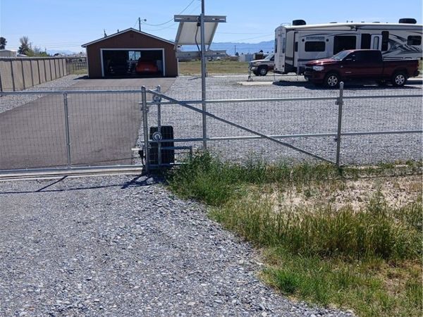 2171 W McMurray Drive , Pahrump, NV 89060