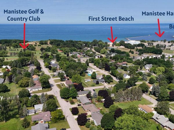 Browning Avenue, Manistee, MI 49660