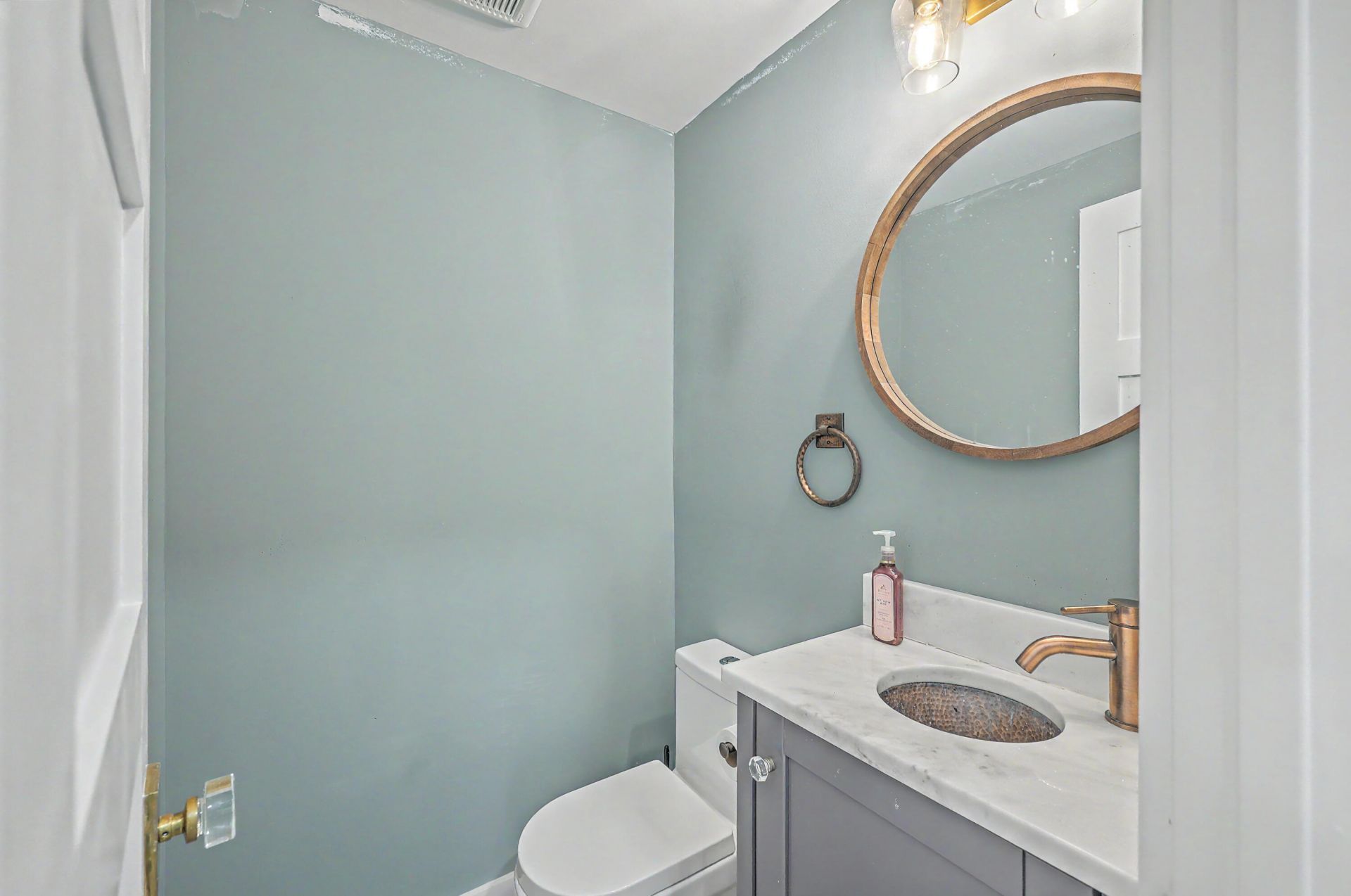 952 Myrtle Court Photo 13