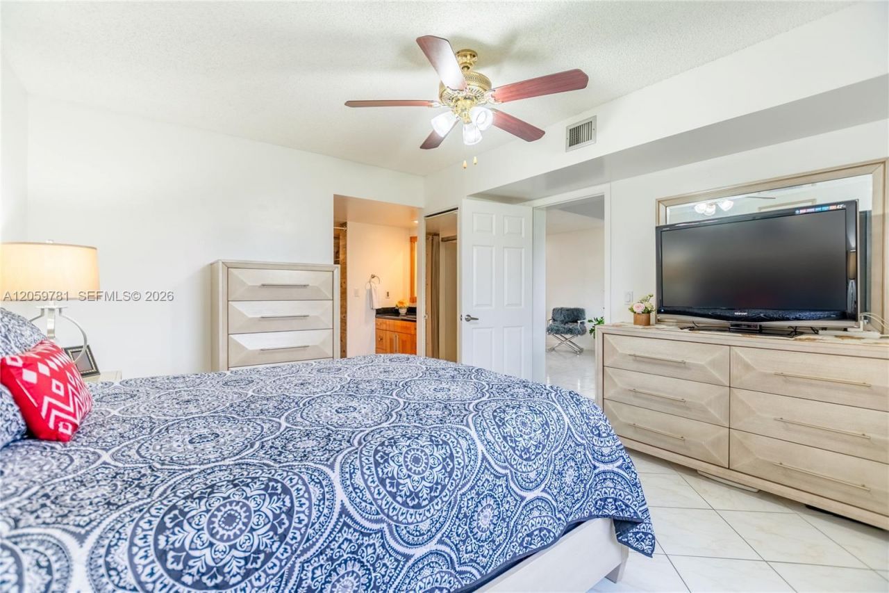 1508 S Whitehall , Unit 206, Davie, FL 33324 Photo