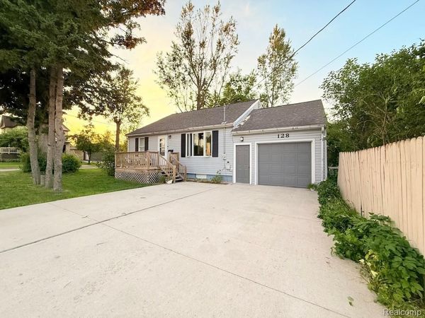 128 W 10th Avenue, Sault Ste Marie, Mi 49783