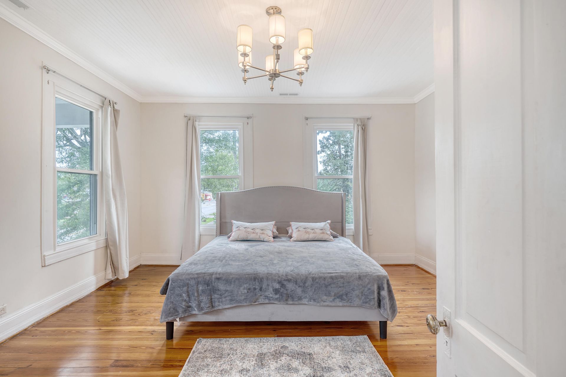 291 Edward Street Photo 11