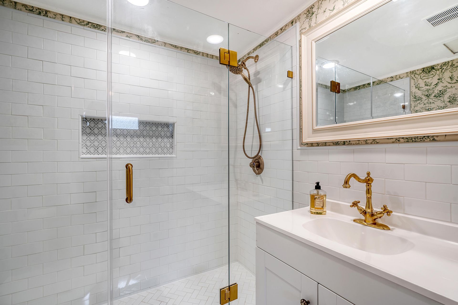 291 Edward Street Photo 24