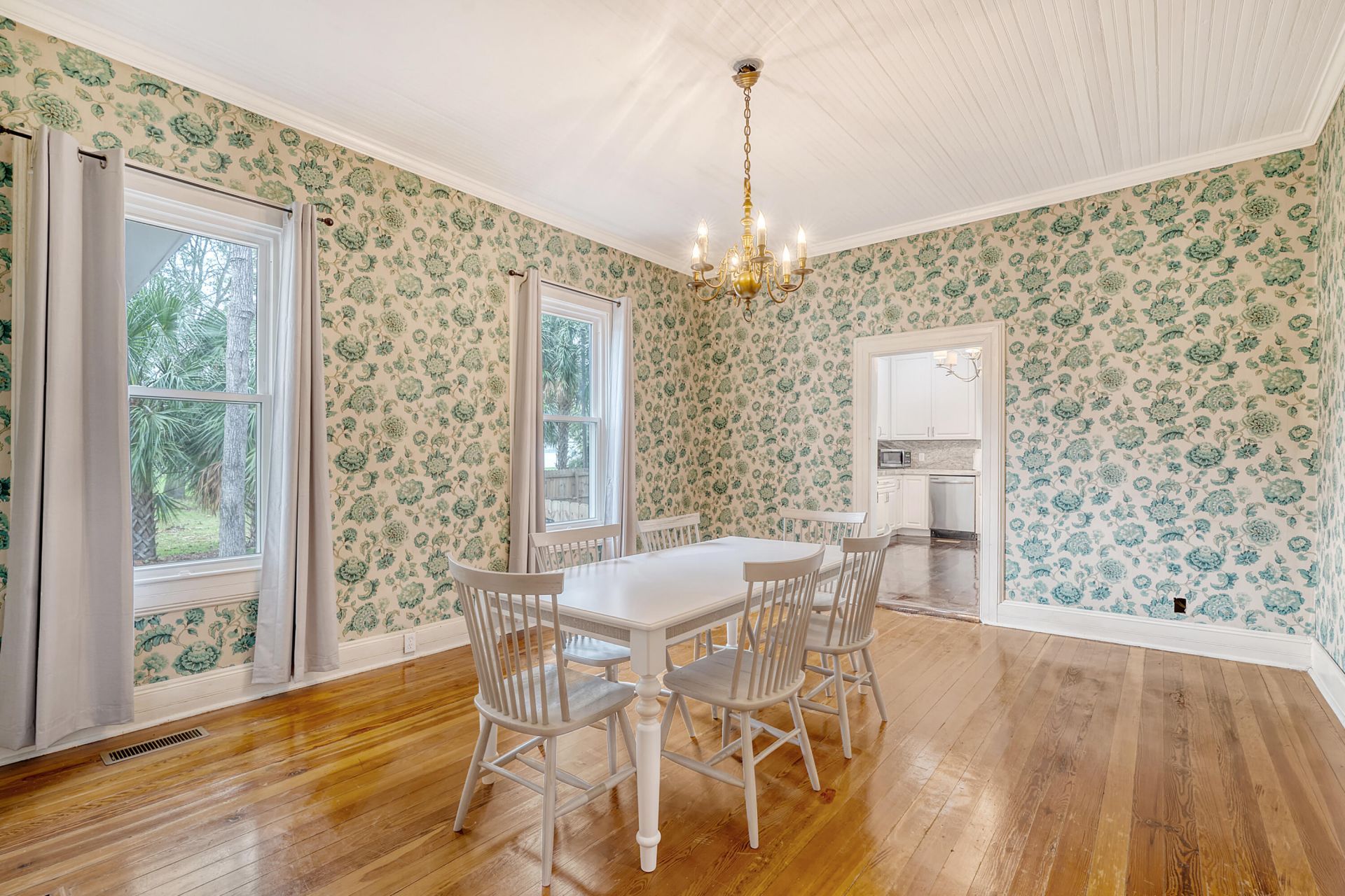 291 Edward Street Photo 8