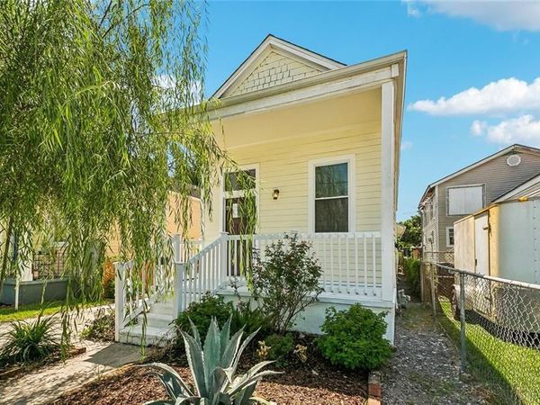 1611 HOLLYGROVE Street , New Orleans, LA 70118