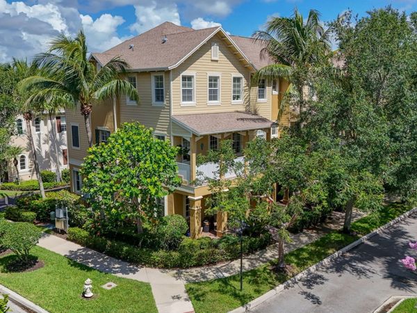 128 W Royal Palm Circle, Unit 101, Jupiter, FL 33458