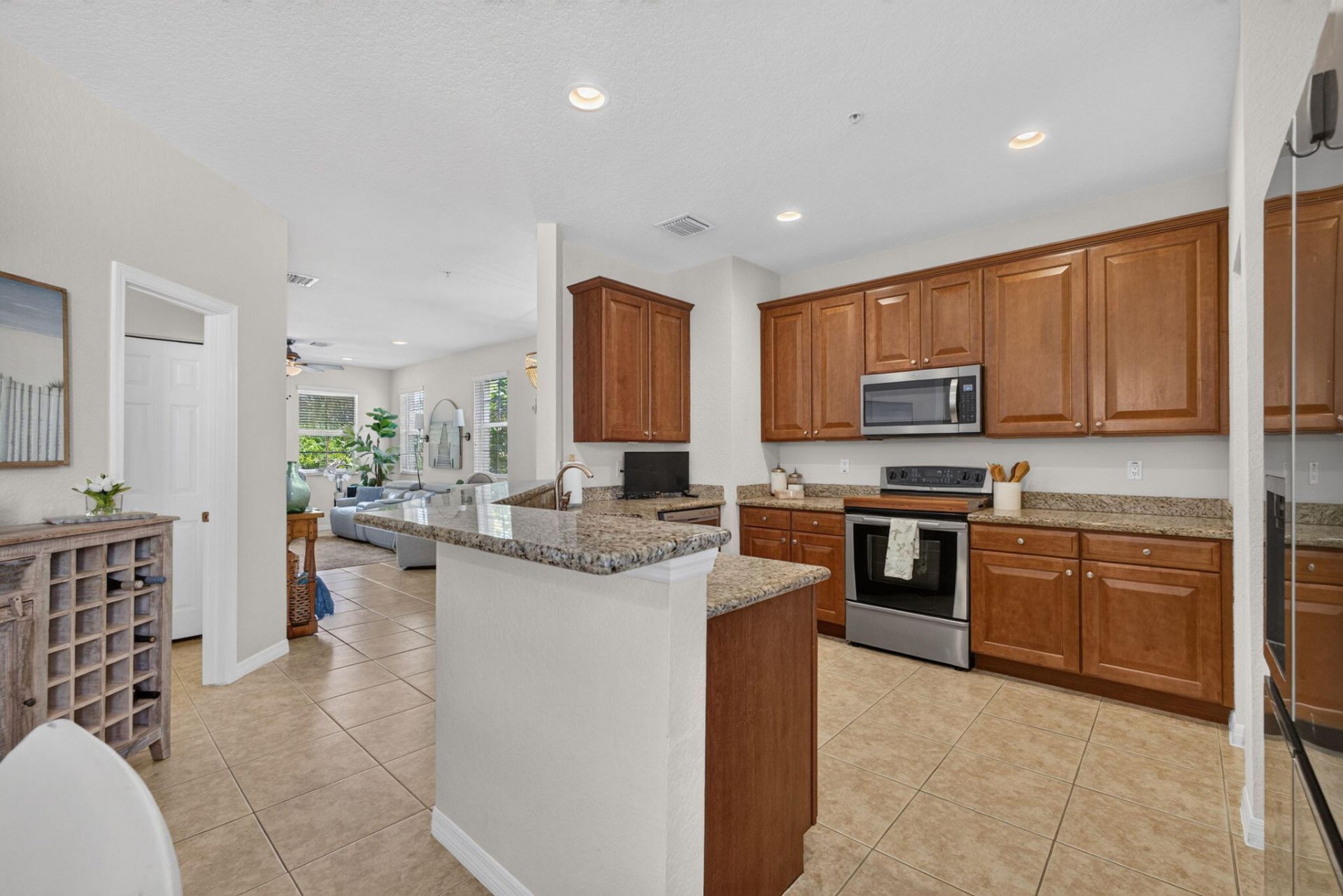 128 W Royal Palm Circle, Unit 101, Jupiter, FL 33458 Photo