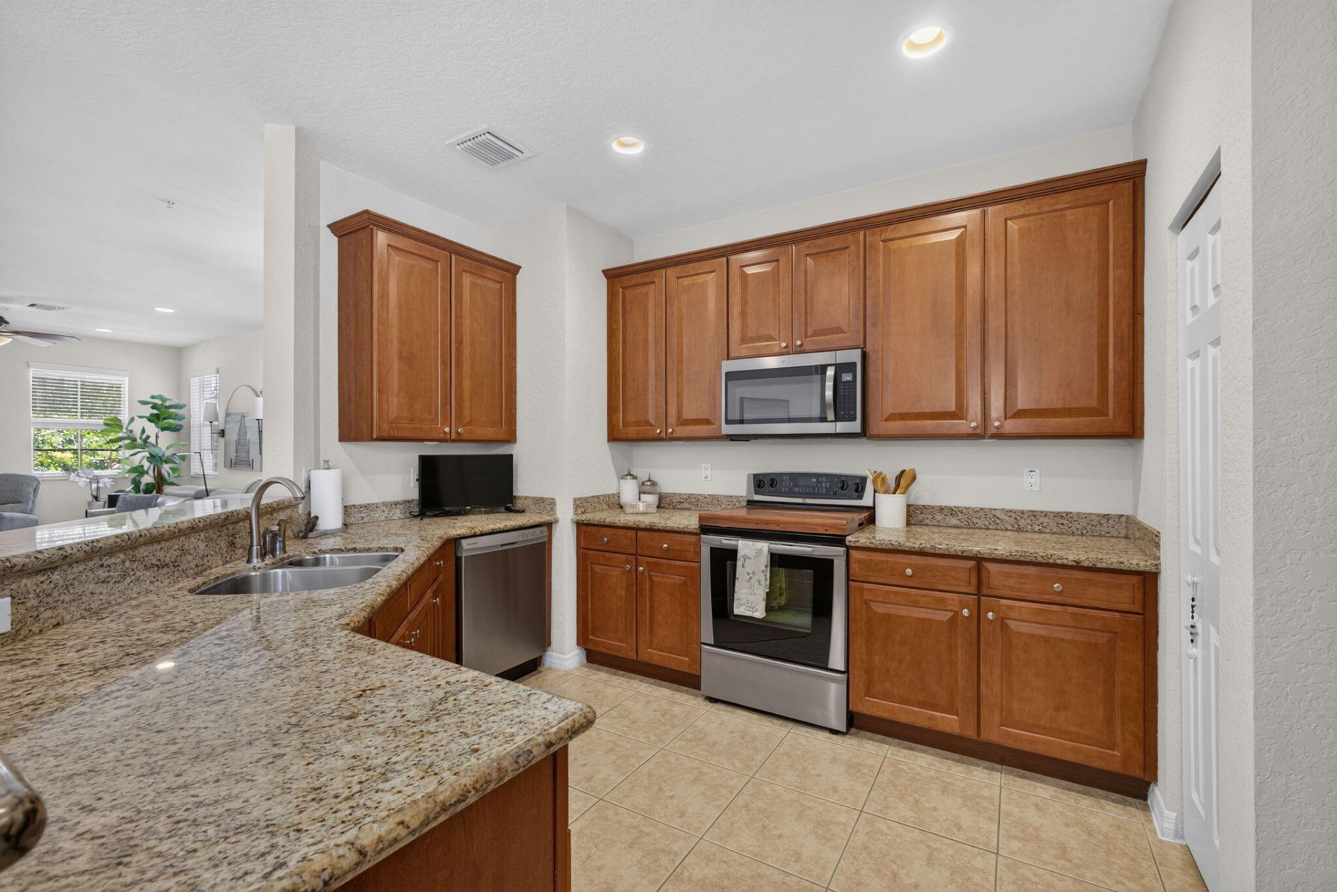 128 W Royal Palm Circle, Unit 101, Jupiter, FL 33458 Photo
