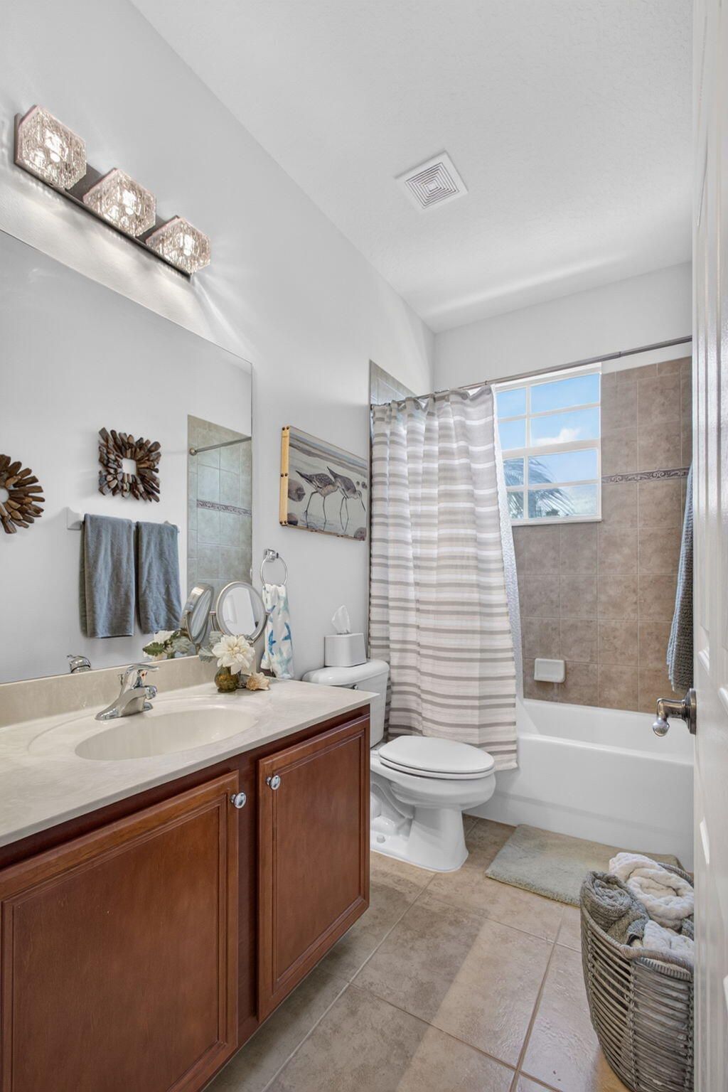 128 W Royal Palm Circle, Unit 101, Jupiter, FL 33458 Photo