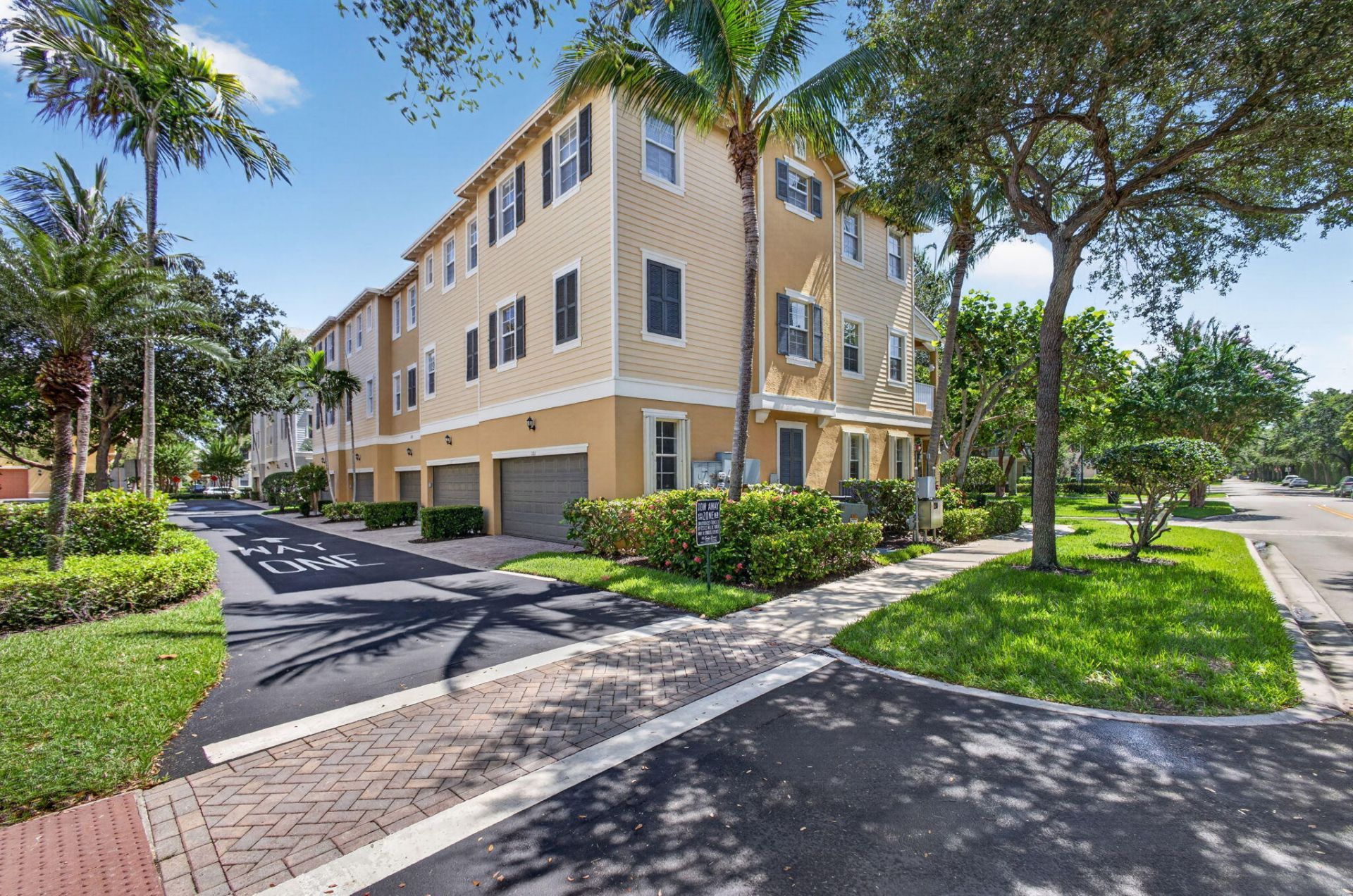 128 W Royal Palm Circle, Unit 101, Jupiter, FL 33458 Photo