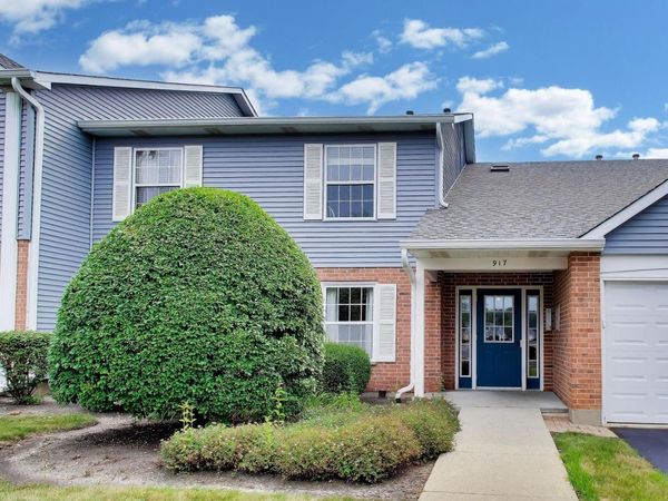 917 Golf Course Road , Unit 1, Crystal Lake, IL 60014