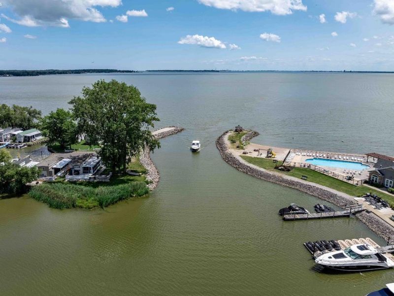 2991 S Waterside Court, Marblehead, OH 43440 Photo 5