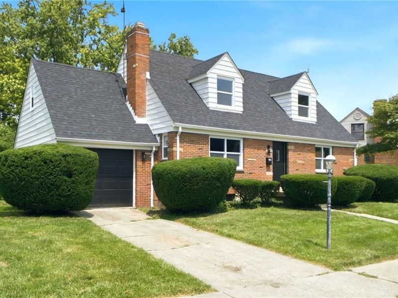 1045 Berkshire Road, Dayton, OH 45419 Photo 2