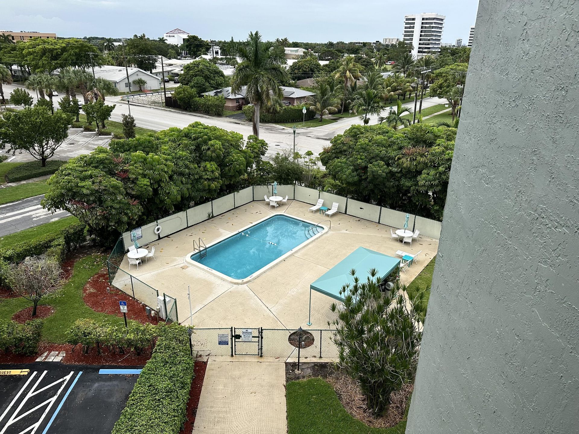 505 Spencer Drive, Unit 407, West Palm Beach, FL 33409 Photo