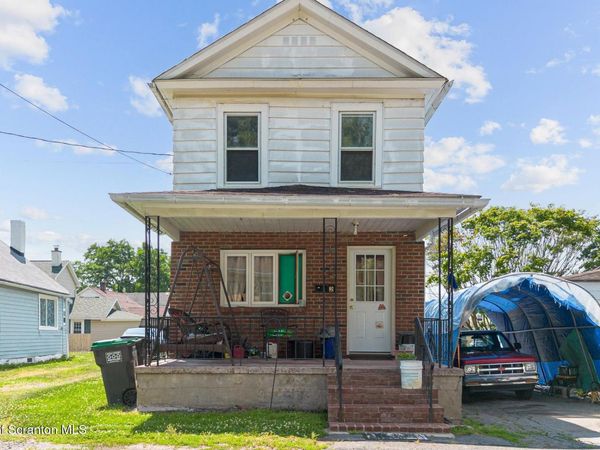 2 Rowlands Lane , Wyoming, PA 18644