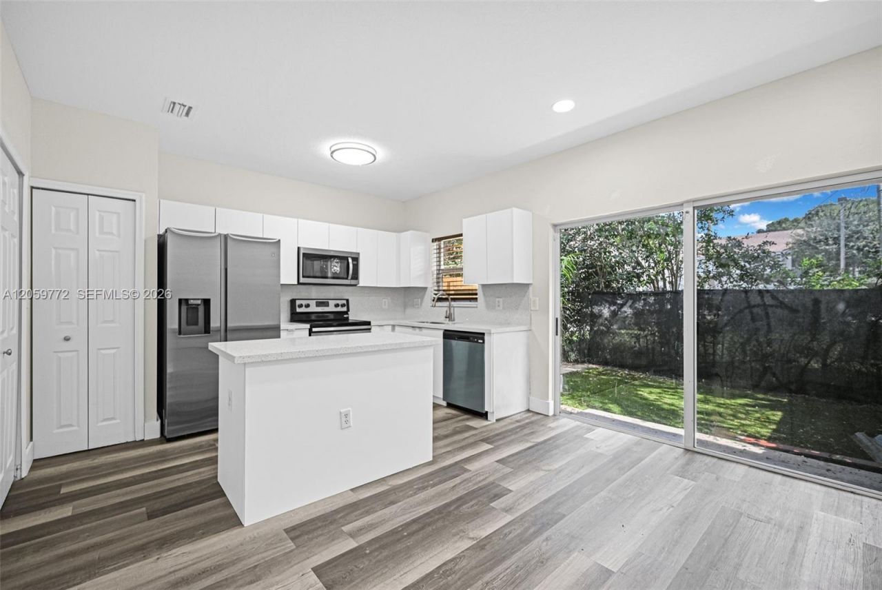 1681 SE 30th St , Unit 1681, Homestead, FL 33035 Photo