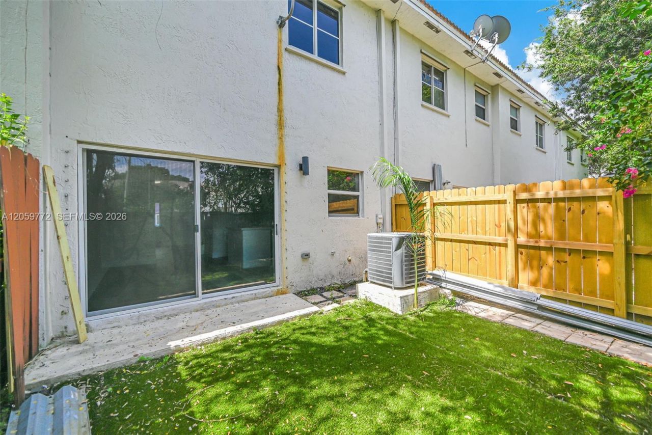 1681 SE 30th St , Unit 1681, Homestead, FL 33035 Photo