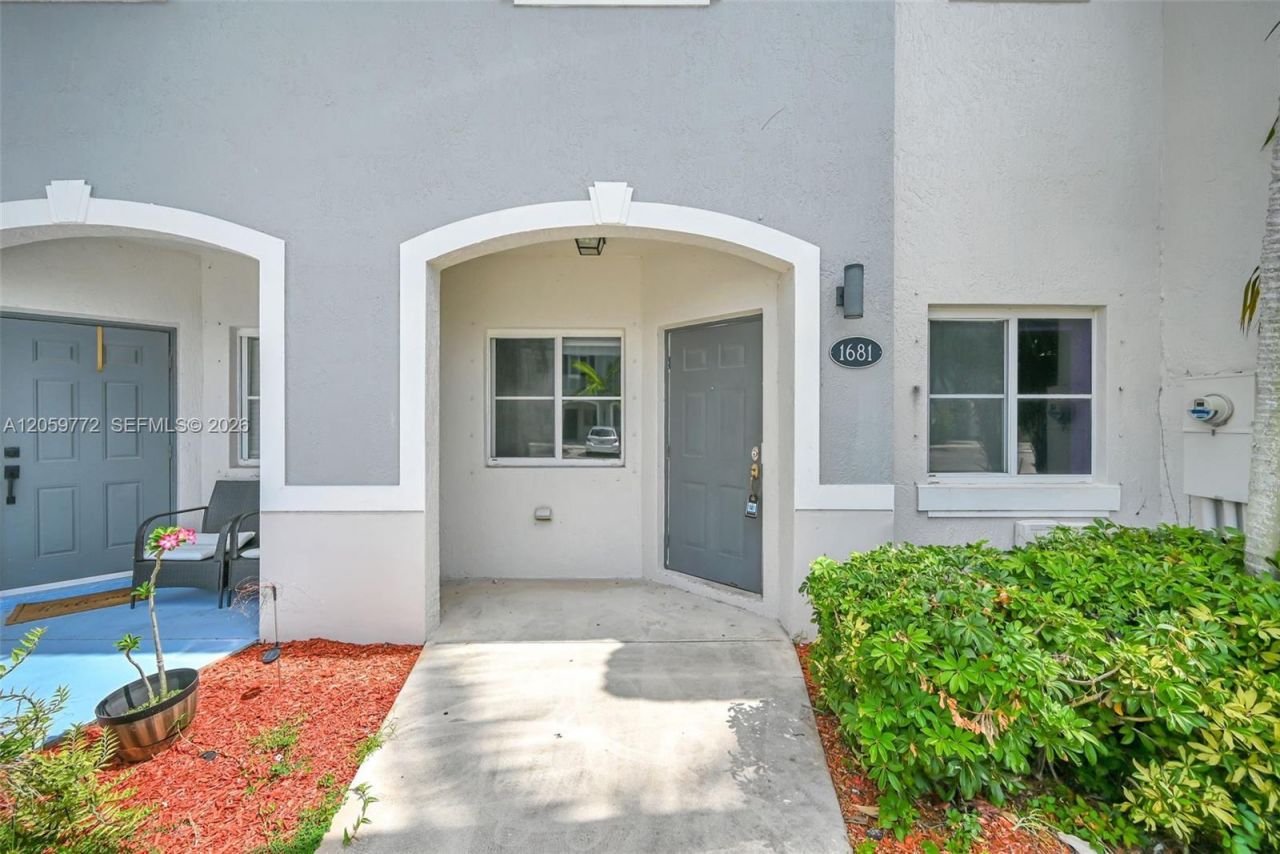 1681 SE 30th St , Unit 1681, Homestead, FL 33035 Photo