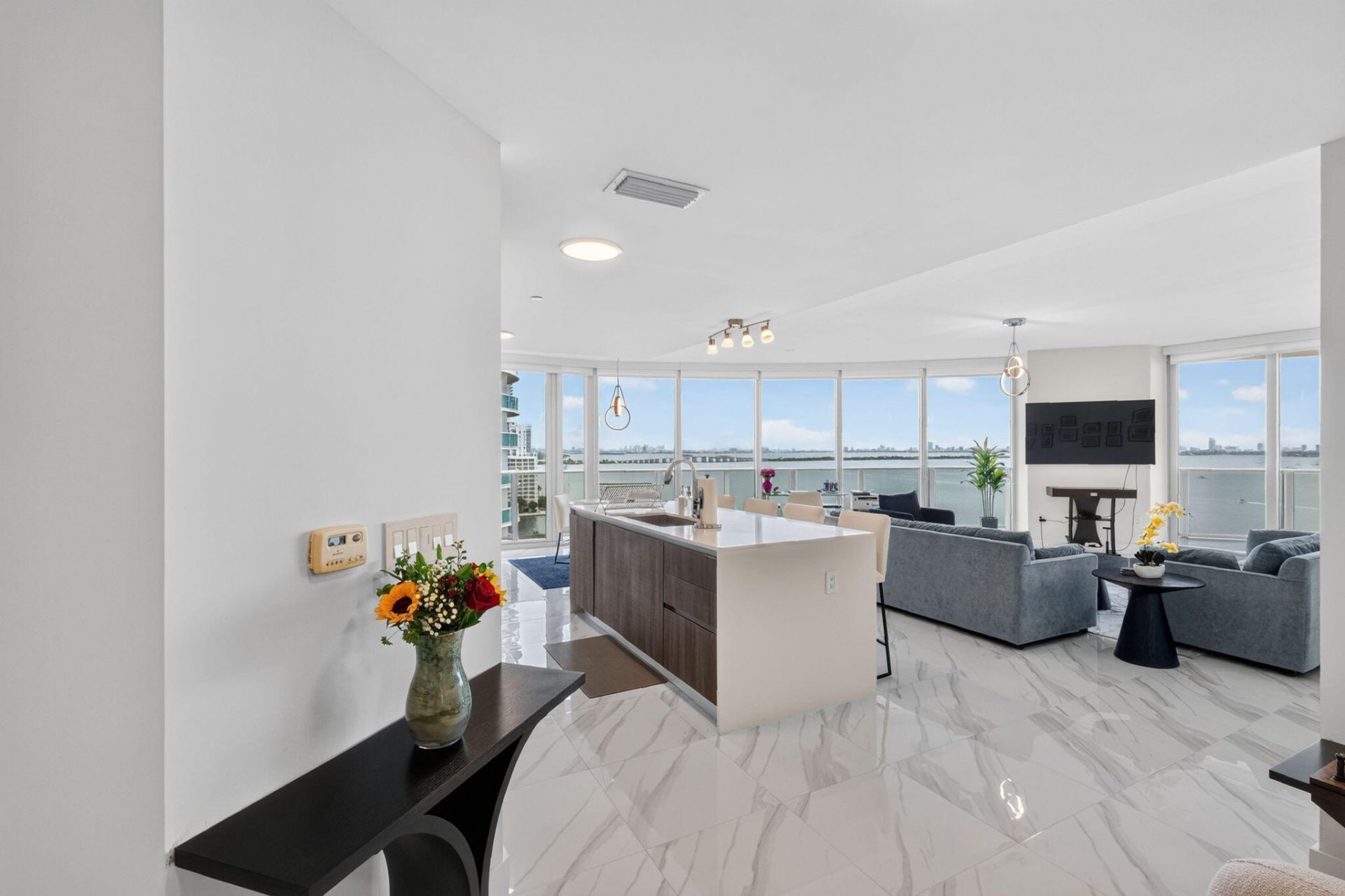 488 NE 18th Street, Unit 1515, Miami, FL 33132 Photo