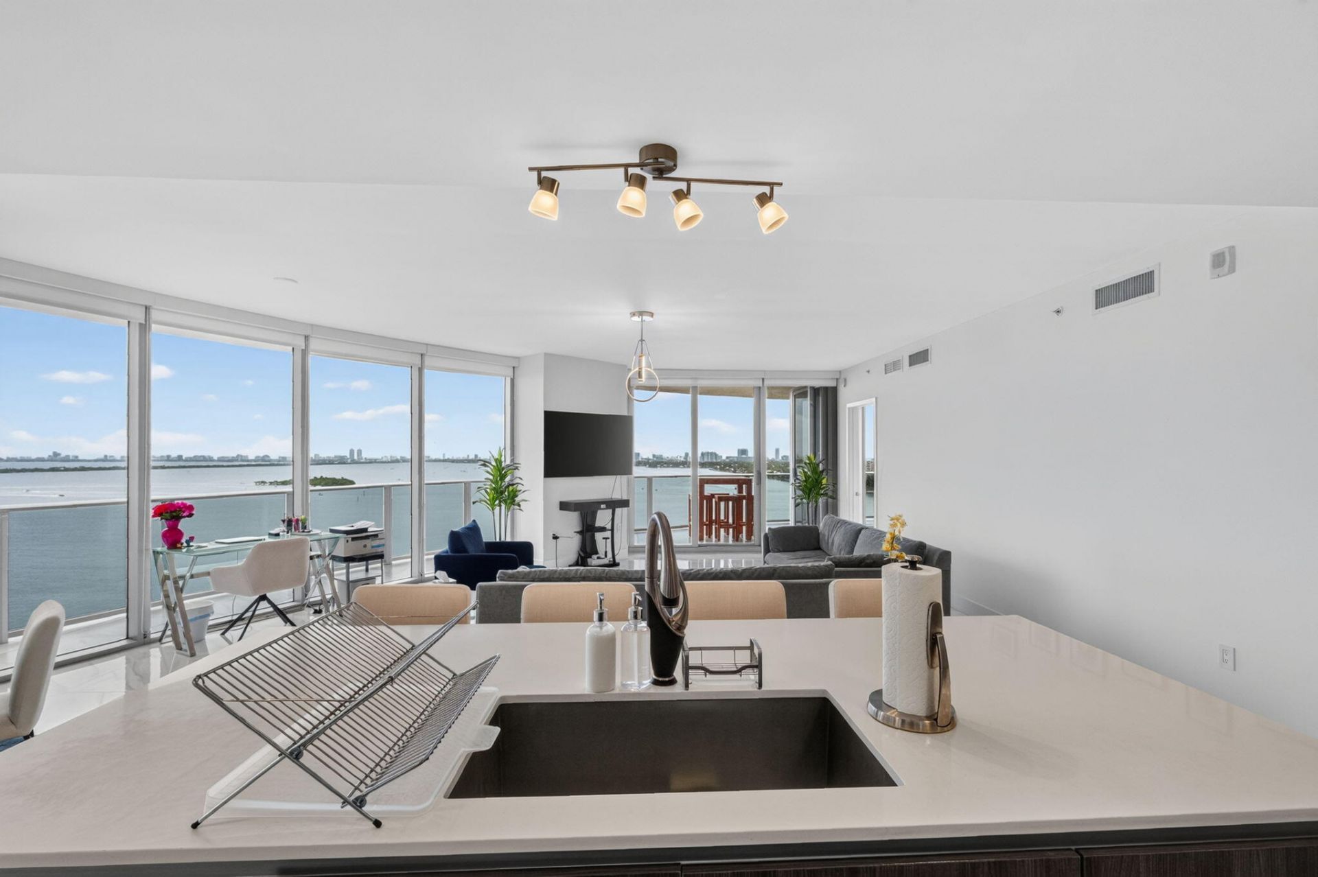 488 NE 18th Street, Unit 1515, Miami, FL 33132 Photo