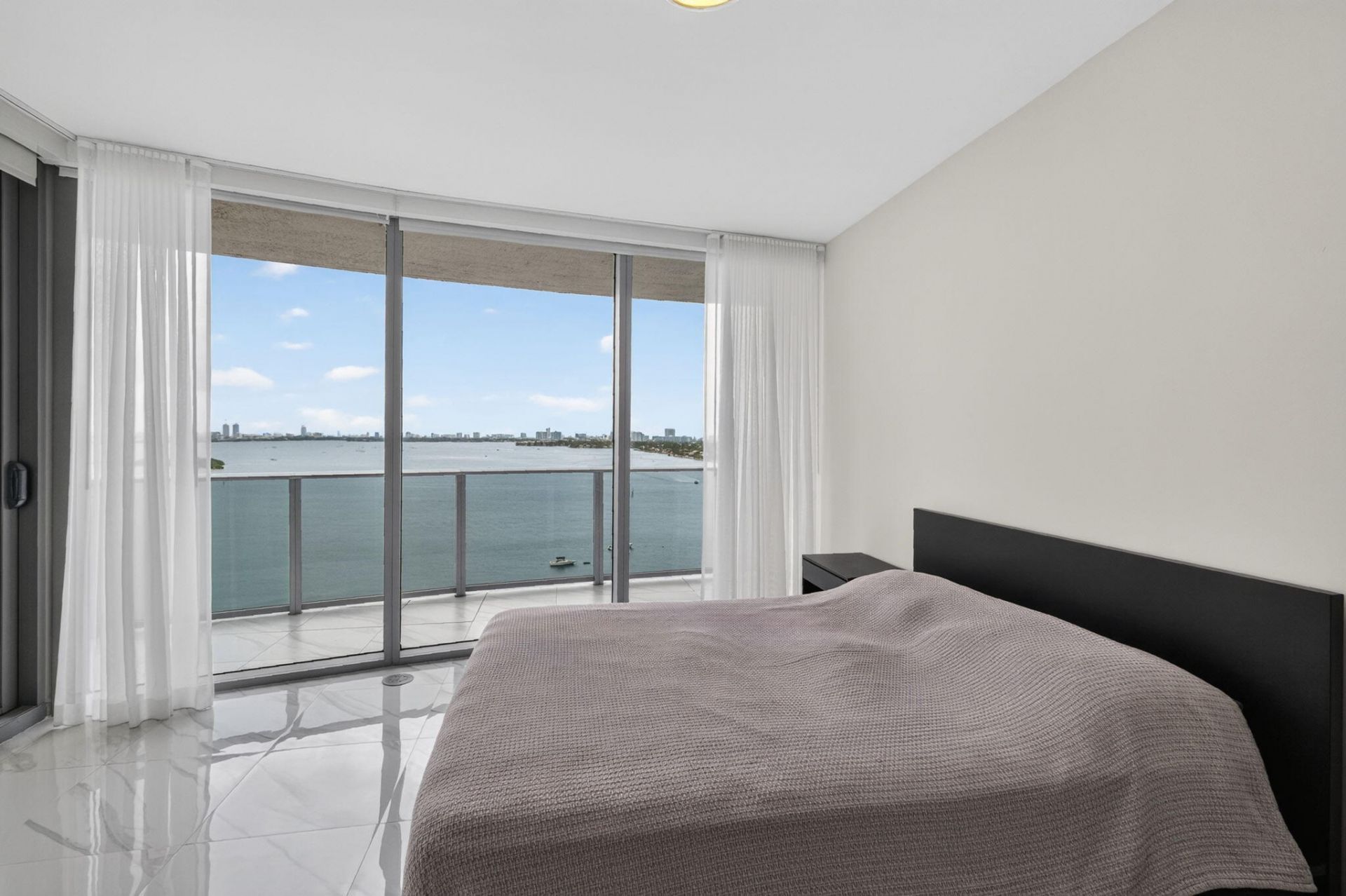 488 NE 18th Street, Unit 1515, Miami, FL 33132 Photo