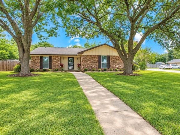 1311 Glenhaven Drive, Cleburne, TX 76033