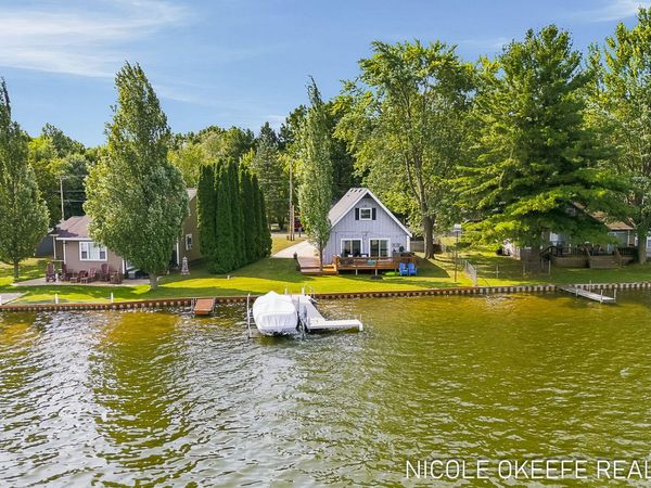 17430 Apache Trail, Howard City, MI 49329