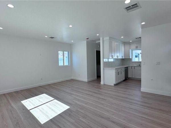 2135 N Brighton St., Unit 102, Burbank, CA 91504
