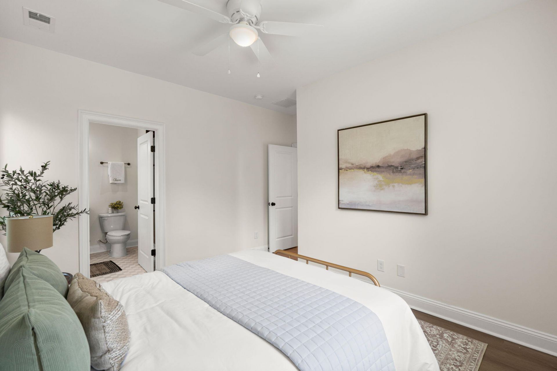 828 5th Avenue Photo 22